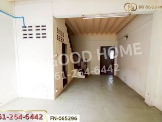 For sale 5 ベッドルーム house in Sam Phran, Nakhon Pathom