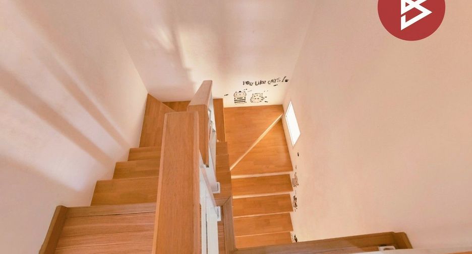 For sale 4 bedrooms townhouse in Mueang Samut Prakan, Samut Prakan