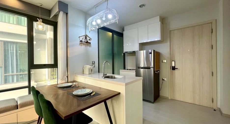 Condo en alquiler de 1 habitaciones en Khlong Toei, Bangkok