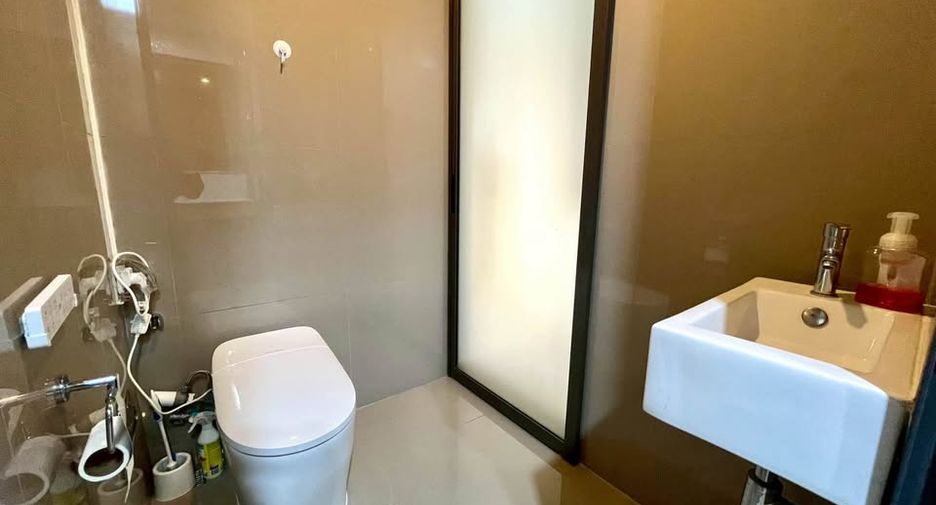 Condo en alquiler de 1 habitaciones en Khlong Toei, Bangkok
