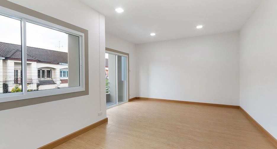 For sale 3 bedrooms townhouse in Bang Bua Thong, Nonthaburi