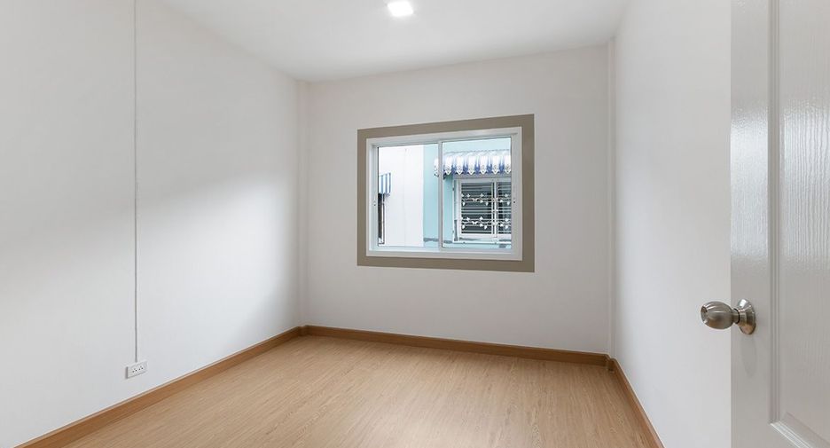 For sale 3 bedrooms townhouse in Bang Bua Thong, Nonthaburi