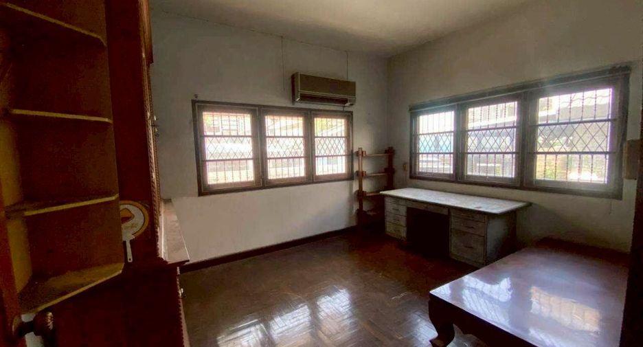 Haus zum Kauf mit Studio in Wang Thonglang, Bangkok