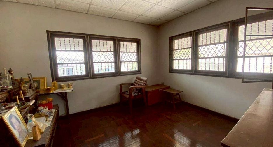 Haus zum Kauf mit Studio in Wang Thonglang, Bangkok