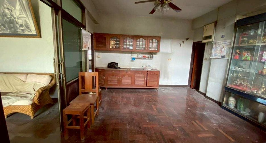 Haus zum Kauf mit Studio in Wang Thonglang, Bangkok