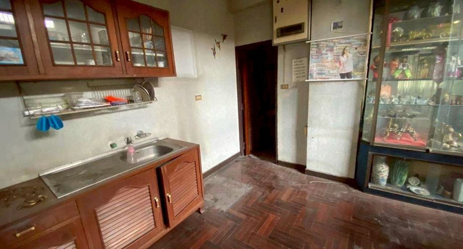 Haus zum Kauf mit Studio in Wang Thonglang, Bangkok