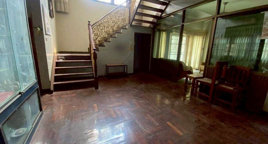Haus zum Kauf mit Studio in Wang Thonglang, Bangkok