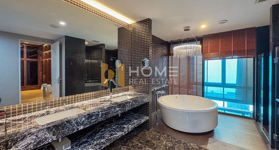 For sale 4 bedrooms house in Bueng Kum, Bangkok