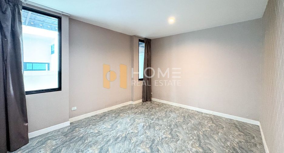 For sale 4 bedrooms house in Bueng Kum, Bangkok