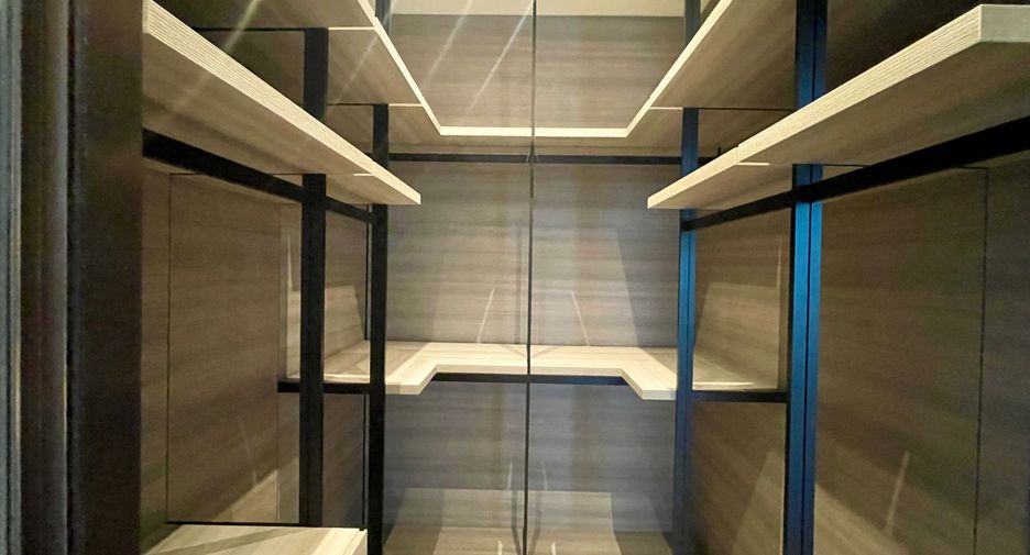 For sale 2 bedrooms condo in Pathum Wan, Bangkok
