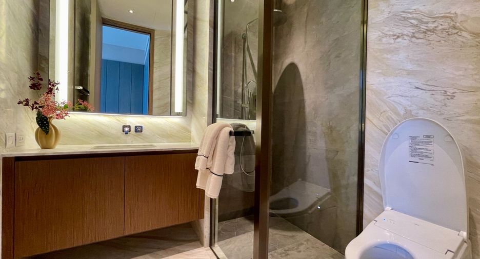 For sale 2 bedrooms condo in Pathum Wan, Bangkok