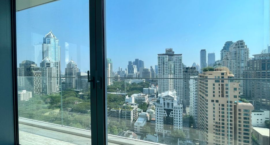 For sale 2 bedrooms condo in Pathum Wan, Bangkok