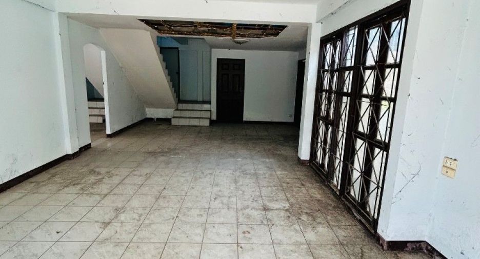 Casa en venta de 4 habitaciones en Mueang Chon Buri, Chonburi