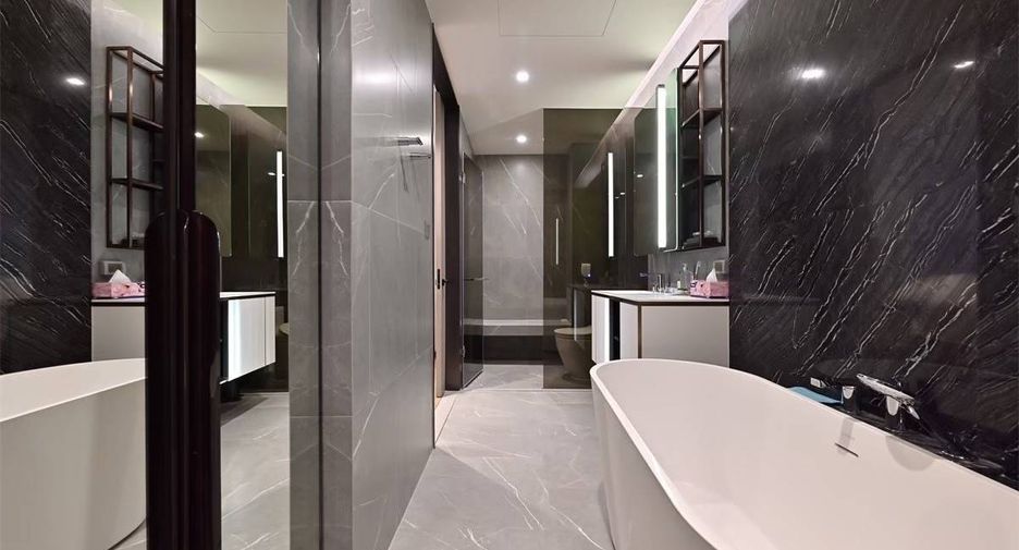 For rent and for sale 2 bedrooms condo in Watthana, Bangkok