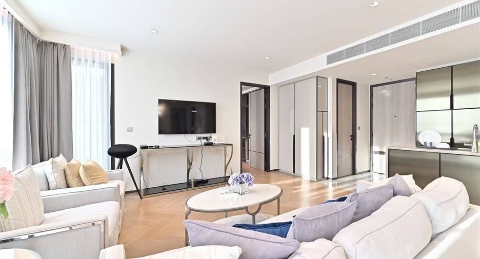 For rent and for sale 2 bedrooms condo in Watthana, Bangkok