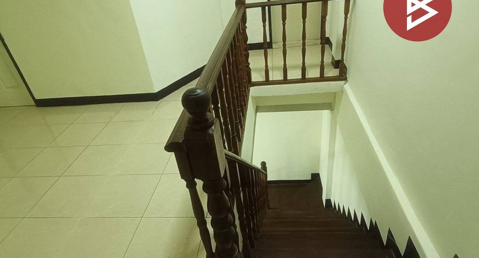 Casa adosada en venta de 2 habitaciones en Krathum Baen, Samut Sakhon