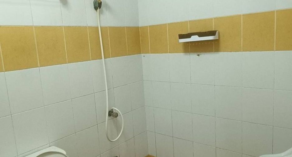 Casa adosada en venta de 2 habitaciones en Krathum Baen, Samut Sakhon