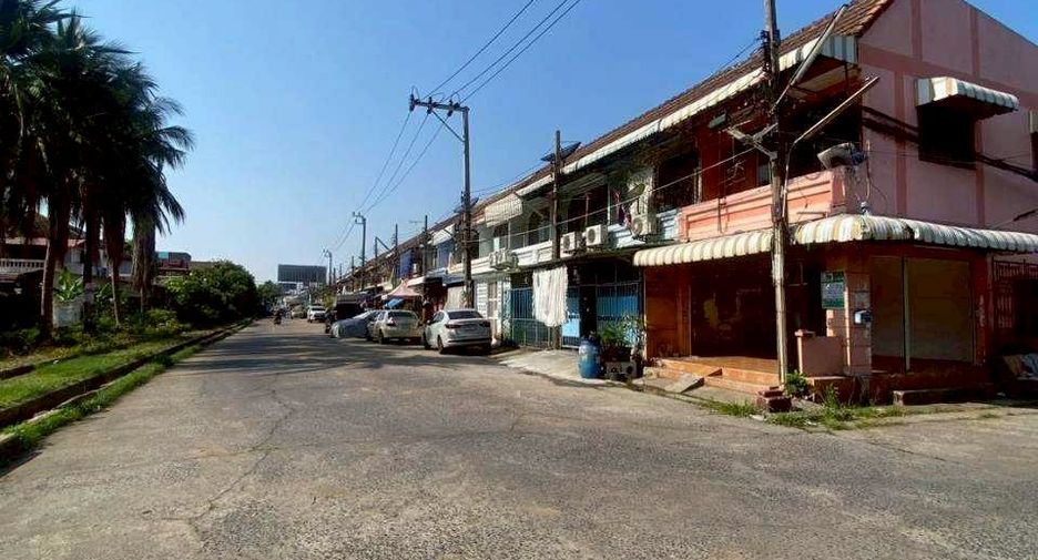 For sale 2 bedrooms townhouse in Bang Khae, Bangkok