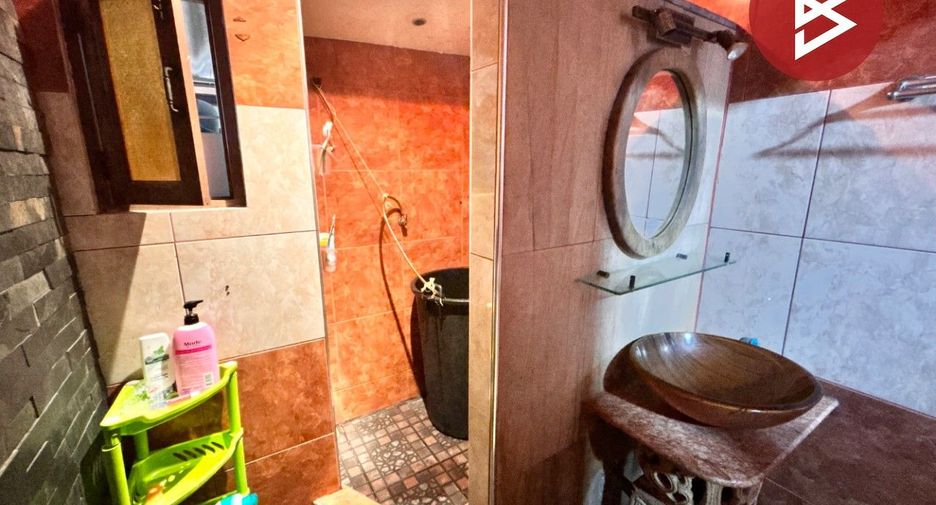 À vendre 2 chambres maison à Si Racha, Chonburi