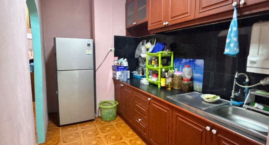 À vendre 2 chambres maison à Si Racha, Chonburi