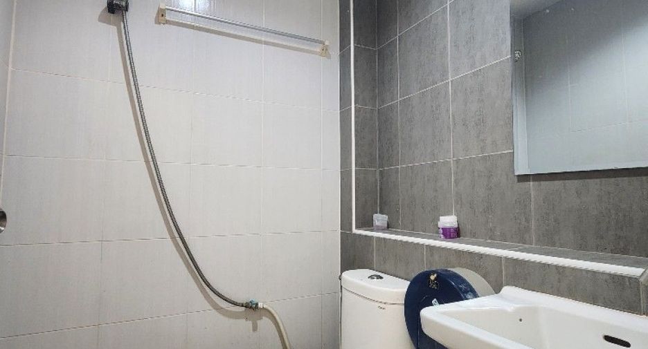 Casa adosada en venta de 2 habitaciones en Mueang Chon Buri, Chonburi