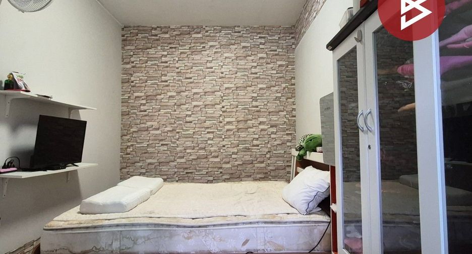 For sale 3 bedrooms townhouse in Mueang Samut Sakhon, Samut Sakhon