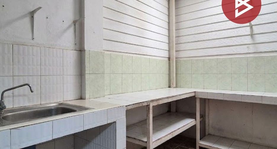 For sale 3 bedrooms townhouse in Mueang Samut Sakhon, Samut Sakhon