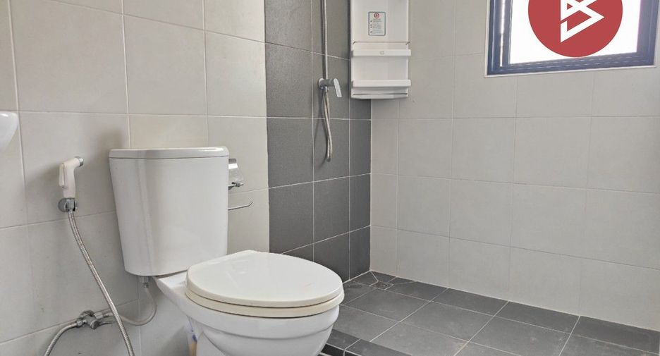 For sale 4 bedrooms townhouse in Mueang Chachoengsao, Chachoengsao