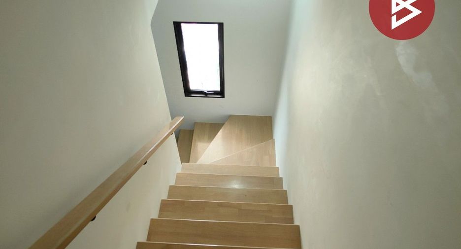 For sale 4 bedrooms townhouse in Mueang Chachoengsao, Chachoengsao