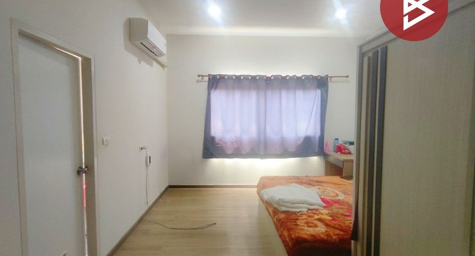 For sale 4 bedrooms townhouse in Mueang Chachoengsao, Chachoengsao