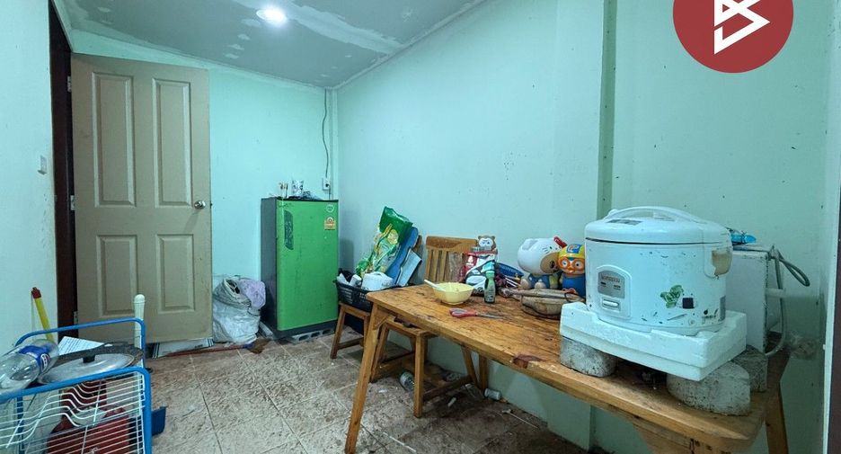 出售 2 卧室 联排别墅 在 Mueang Samut Sakhon, Samut Sakhon