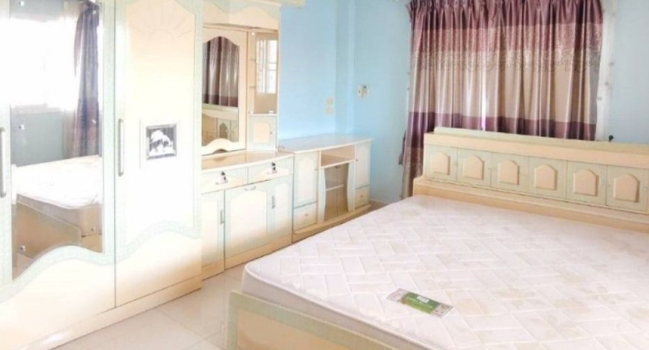For sale 4 bedrooms house in Mueang Chachoengsao, Chachoengsao