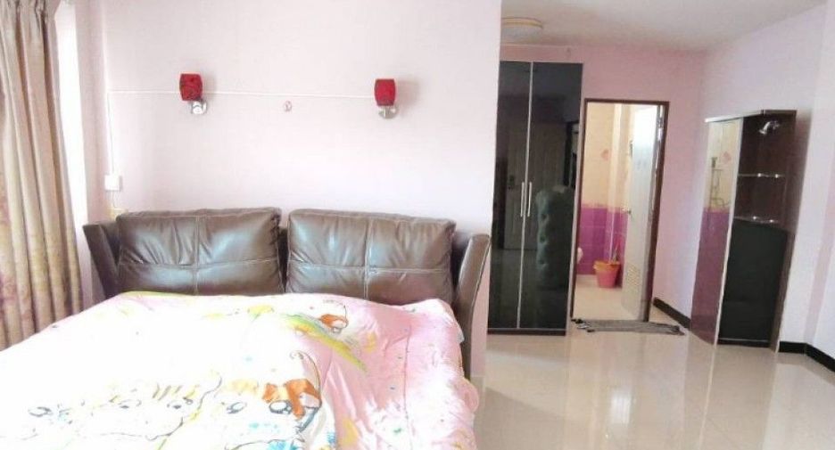 For sale 4 bedrooms house in Mueang Chachoengsao, Chachoengsao
