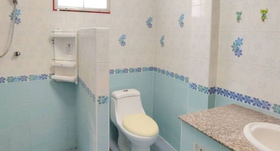 For sale 4 bedrooms house in Mueang Chachoengsao, Chachoengsao