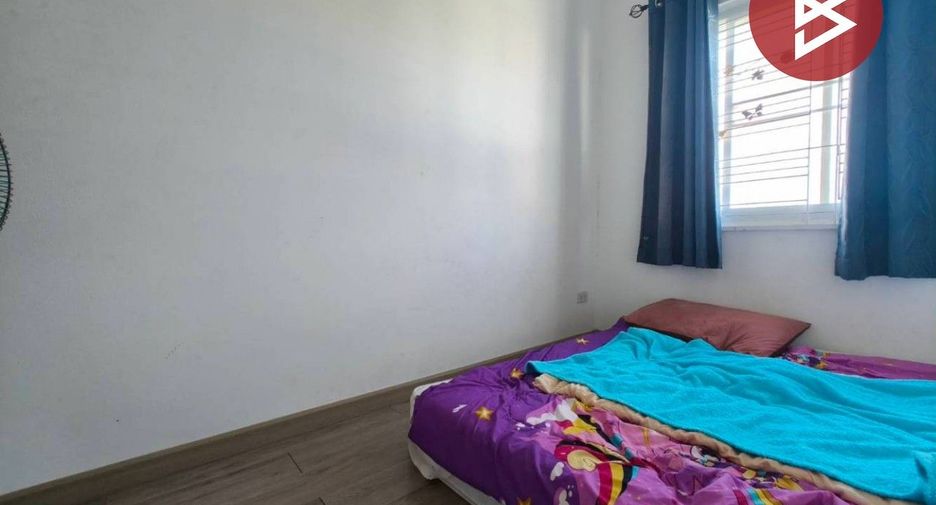 Casa adosada en venta de 3 habitaciones en Bang Phli, Samut Prakan
