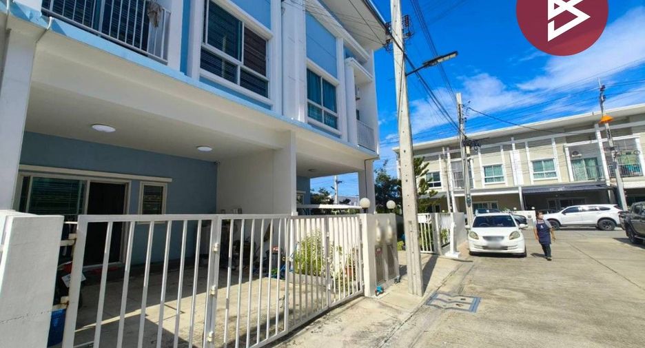 Casa adosada en venta de 3 habitaciones en Bang Phli, Samut Prakan