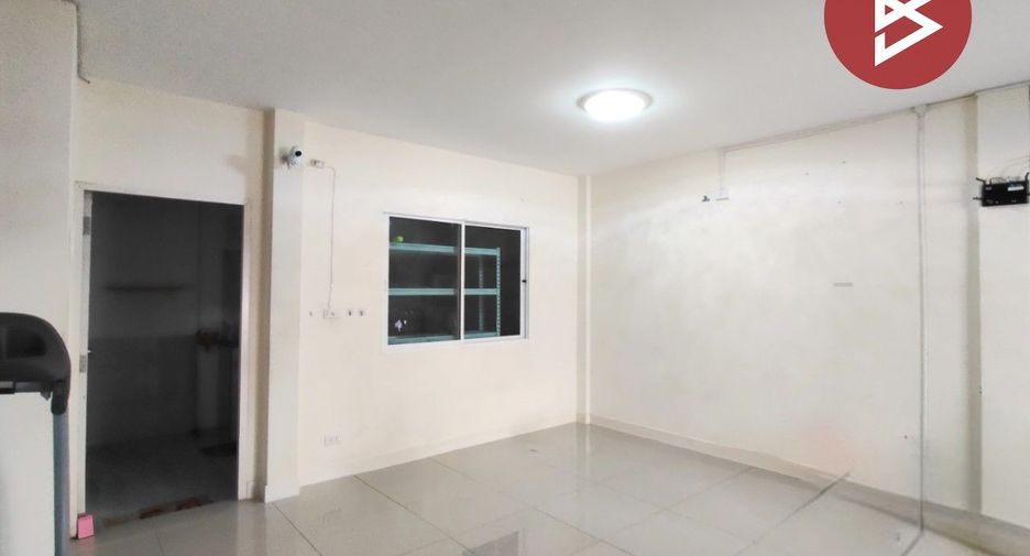 À vendre 3 chambres maison de ville à Bang Sao Thong, Samut Prakan