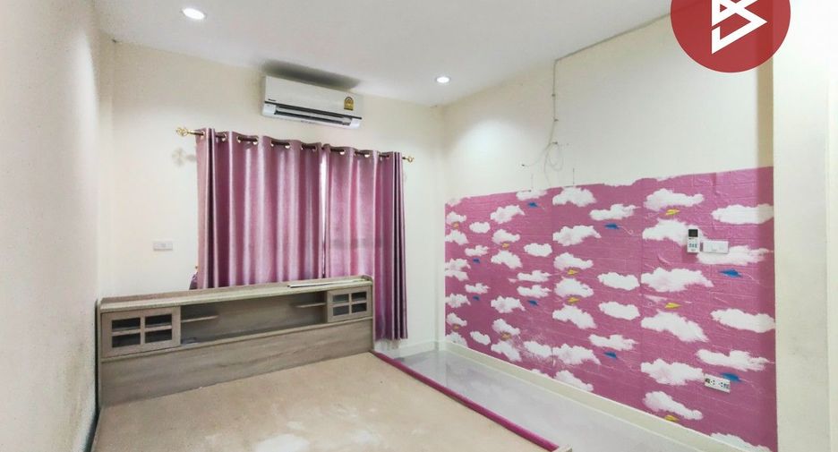 À vendre 3 chambres maison de ville à Bang Sao Thong, Samut Prakan