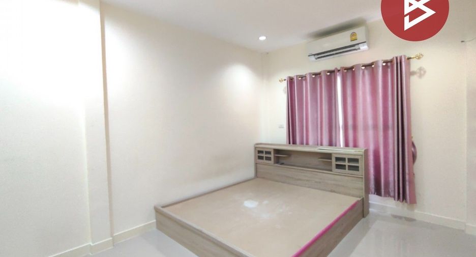 À vendre 3 chambres maison de ville à Bang Sao Thong, Samut Prakan