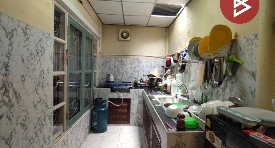 For sale 3 bedrooms townhouse in Mueang Samut Prakan, Samut Prakan