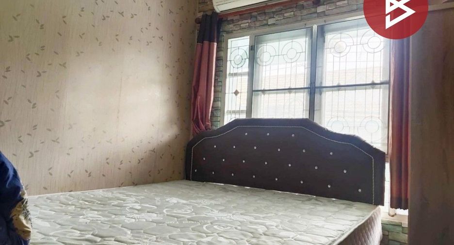 For sale 3 bedrooms townhouse in Mueang Samut Prakan, Samut Prakan
