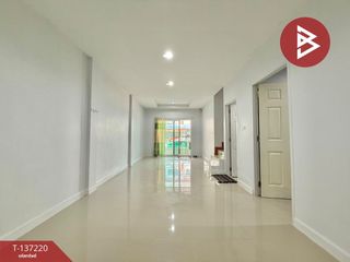 Продажа 4 спальни таунхаус в Mueang Samut Sakhon, Самутсакхон
