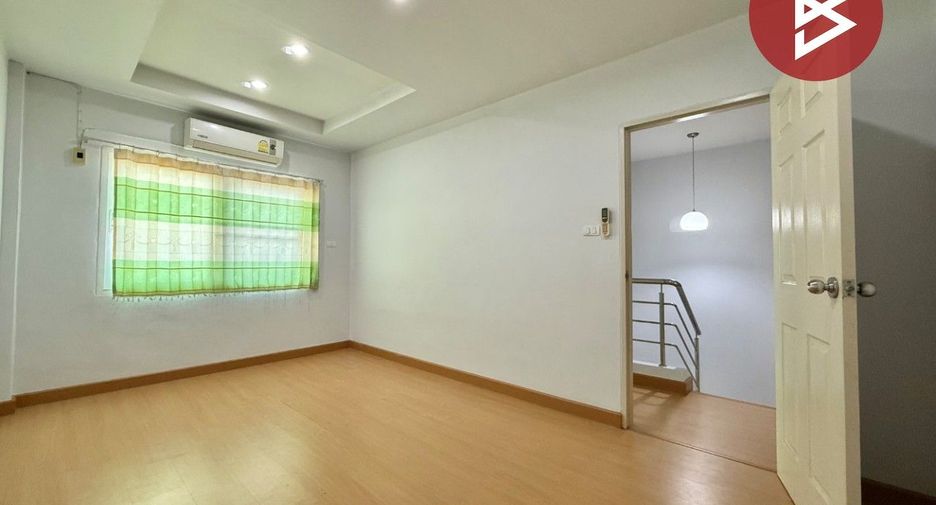 For sale 4 bedrooms townhouse in Mueang Samut Sakhon, Samut Sakhon