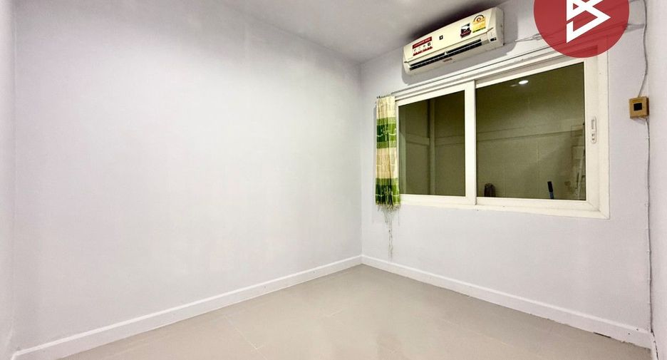 For sale 4 bedrooms townhouse in Mueang Samut Sakhon, Samut Sakhon