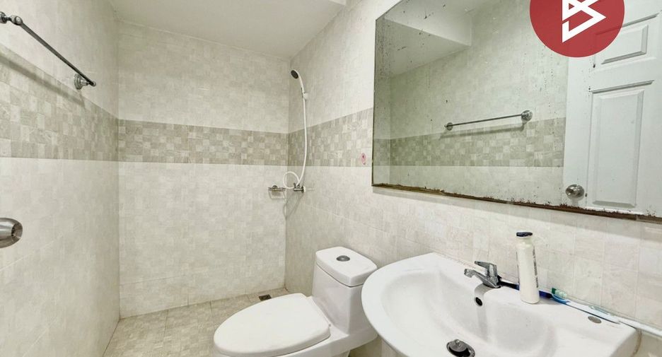 For sale 4 bedrooms townhouse in Mueang Samut Sakhon, Samut Sakhon