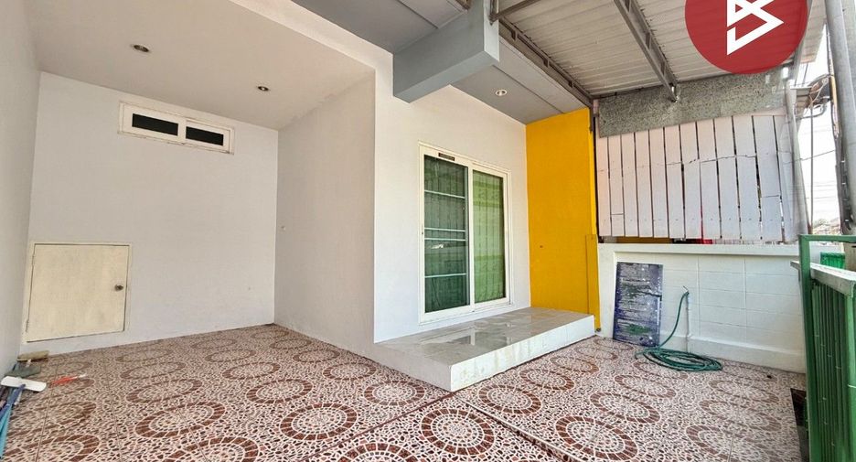 For sale 4 bedrooms townhouse in Mueang Samut Sakhon, Samut Sakhon