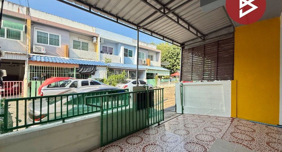 For sale 4 bedrooms townhouse in Mueang Samut Sakhon, Samut Sakhon