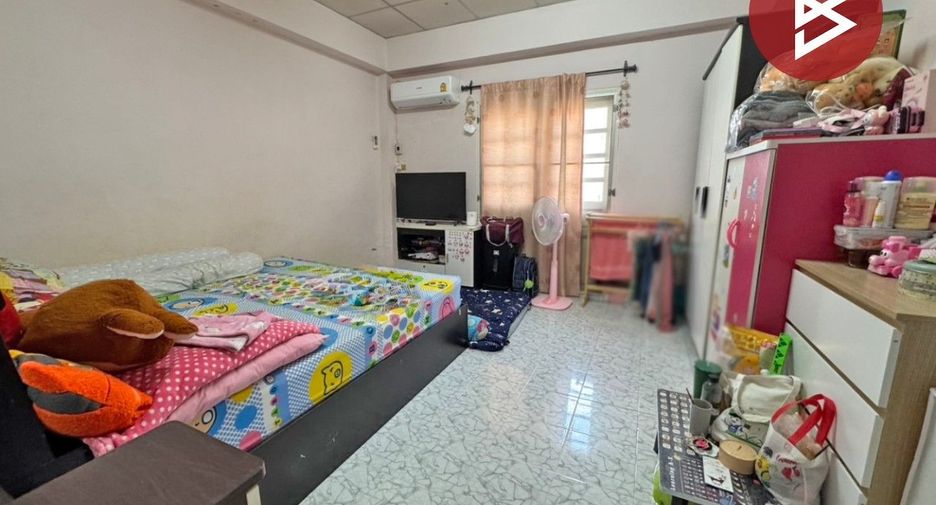 Reihenhaus zum Kauf mit 4 Zimmer in Phasi Charoen, Bangkok