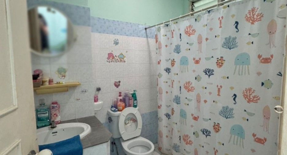 Reihenhaus zum Kauf mit 4 Zimmer in Phasi Charoen, Bangkok