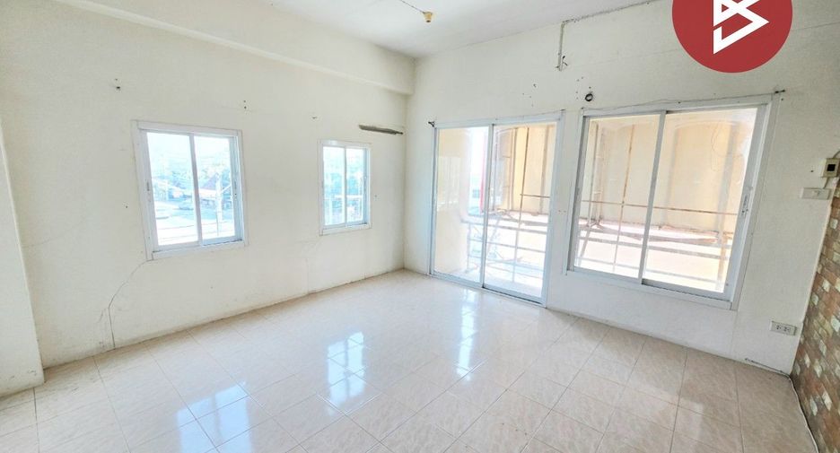 Local comercial en venta de 2 habitaciones en Mueang Nakhon Pathom, Nakhon Pathom
